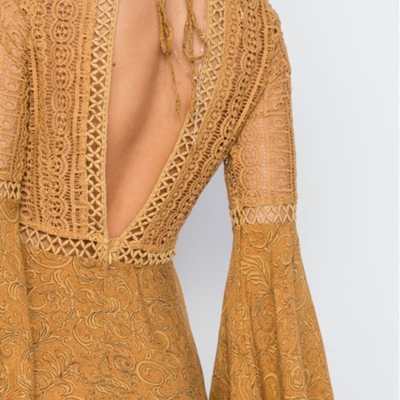 LAST 1! SIZE SMALL! TAN CROCHET BELL SLEEVES BOHO DRESS - Picture 3 of 8